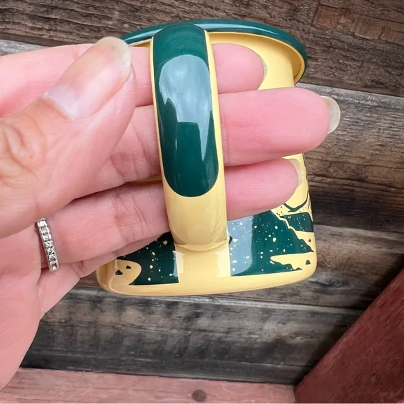 The Gentleman’s Hardware “The Outdoors Is Calling” Enamel Mug – 11 oz - Picture 5 of 7